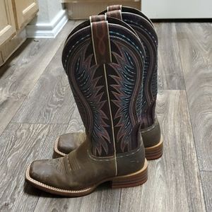 Women's Size 5.5 Ariat Vaqurea Western Boot